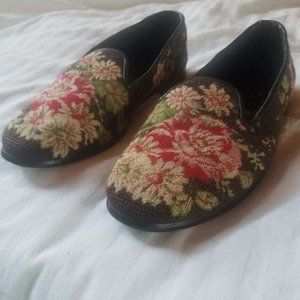 The Larkspur Collection Needlepoint Shoes Size 9 B